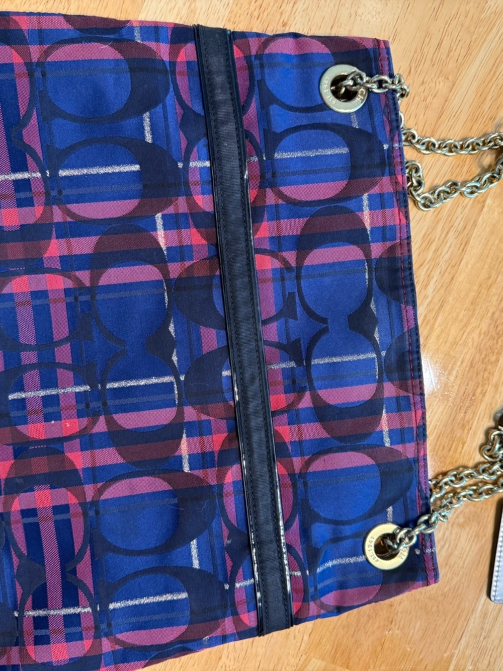 Coach Poppy Navy&Pink Plaid Signature Tote w/black patent Handles on a goldchain - Picture 3 of 13